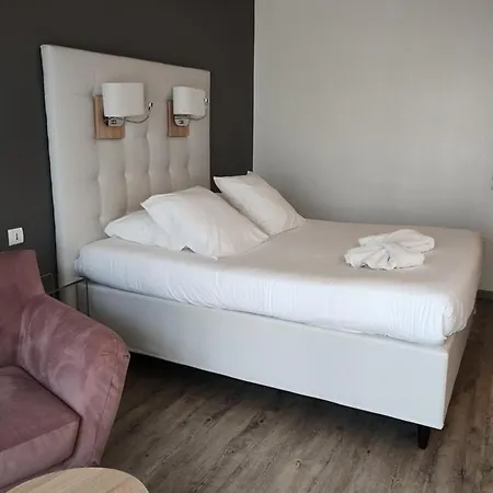 Le Jardin D'eden - Junior Pmr Luxe - Petit Dejeuner Inclus Pour 2 Personnes 公寓