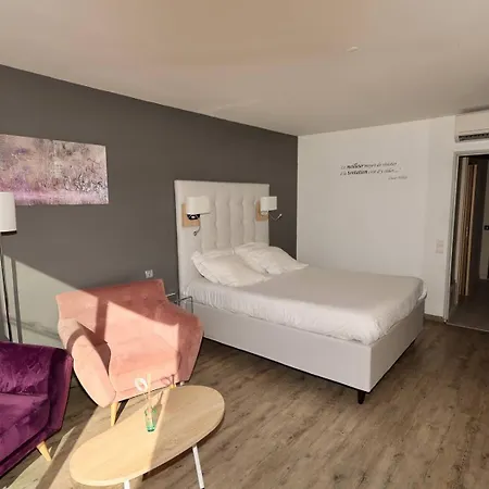 Le Jardin D'eden - Junior Pmr Luxe - Petit Dejeuner Inclus Pour 2 Personnes 阿格德