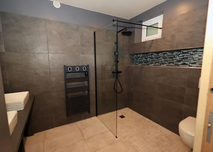 Le Jardin D'eden - Junior Pmr Luxe - Petit Déjeuner Inclus Pour 2 Personnes