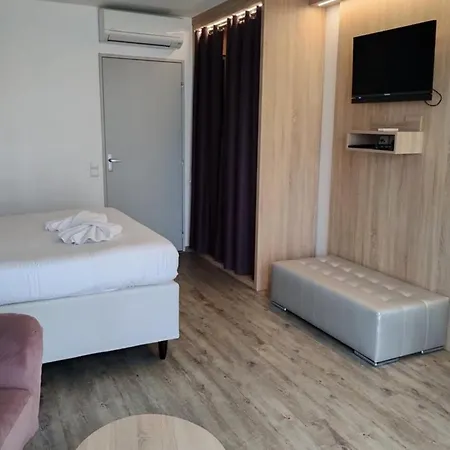 Le Jardin D'eden - Junior Pmr Luxe - Petit Dejeuner Inclus Pour 2 Personnes * Agde