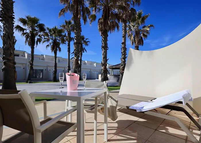 Le Jardin D'eden - Junior Pmr Luxe - Petit Déjeuner Inclus Pour 2 Personnes * Agde